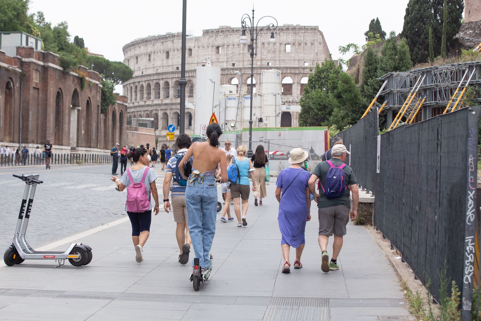 Туристы в Риме.
