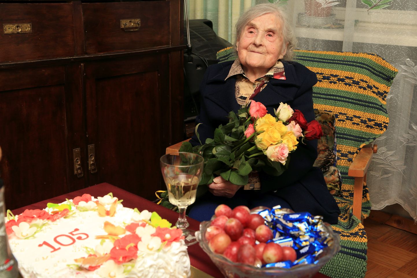 Siin aastatagune pilt Hilda Pajust, kes on sündinud 17. märtsil 1912 ning kes saab kahe kuu pärast 106. Tema on kõige vanem tartlane.