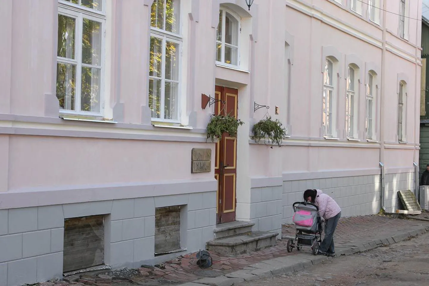 Praegu tegutseb üks waldorflasteaia rühm waldorfkooli teisel korrusel.
