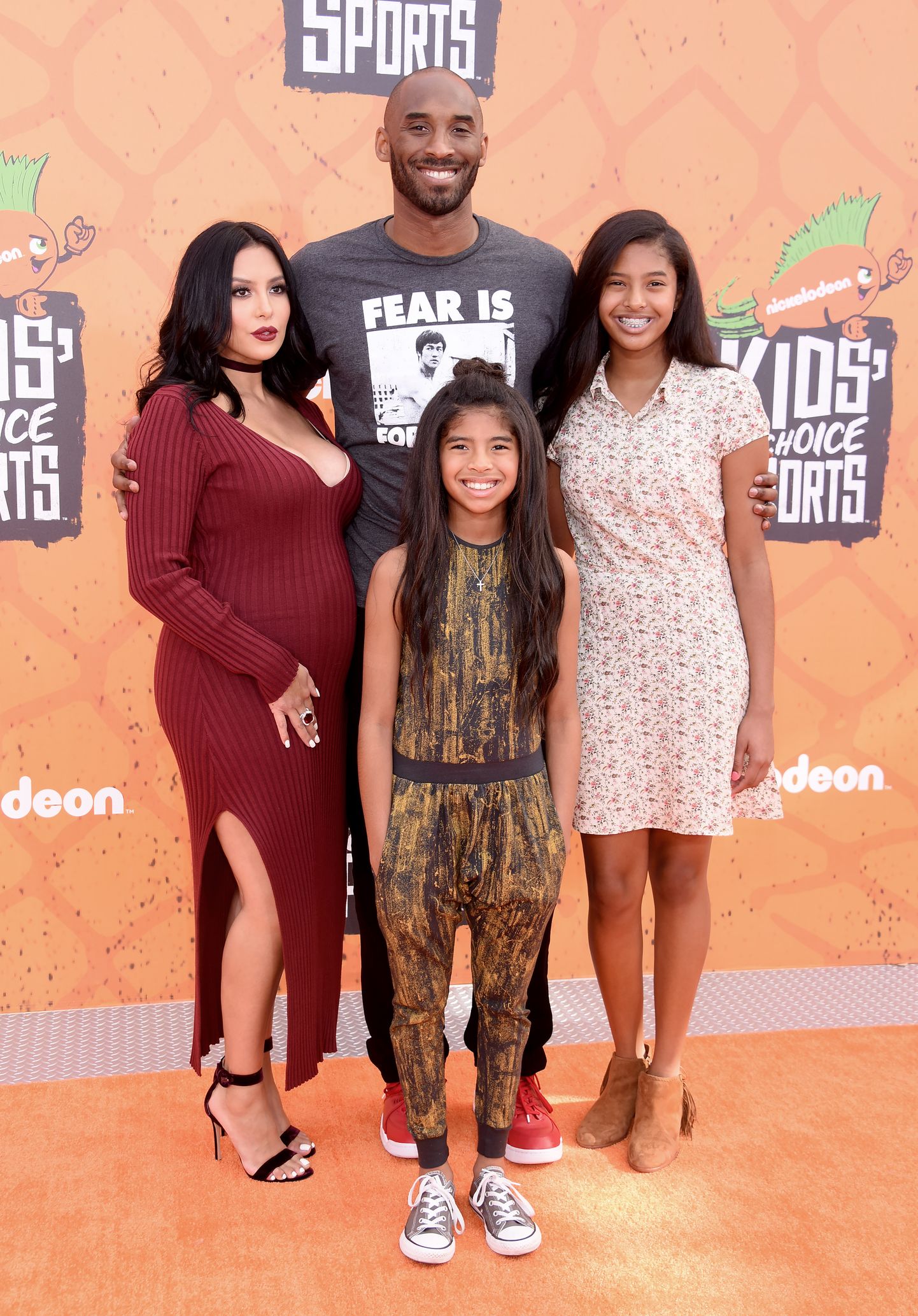 Kobe Bryant, abikaasa Vanessa Bryanti ning tütred Gianna ja Natalia (paremal) 2016. aastal. Kobe ja Gianna surid 26. jaanuaril 2020 helikopteriõnnetuses.