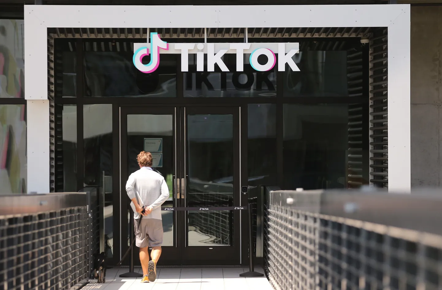TikToki kontor Californias.
