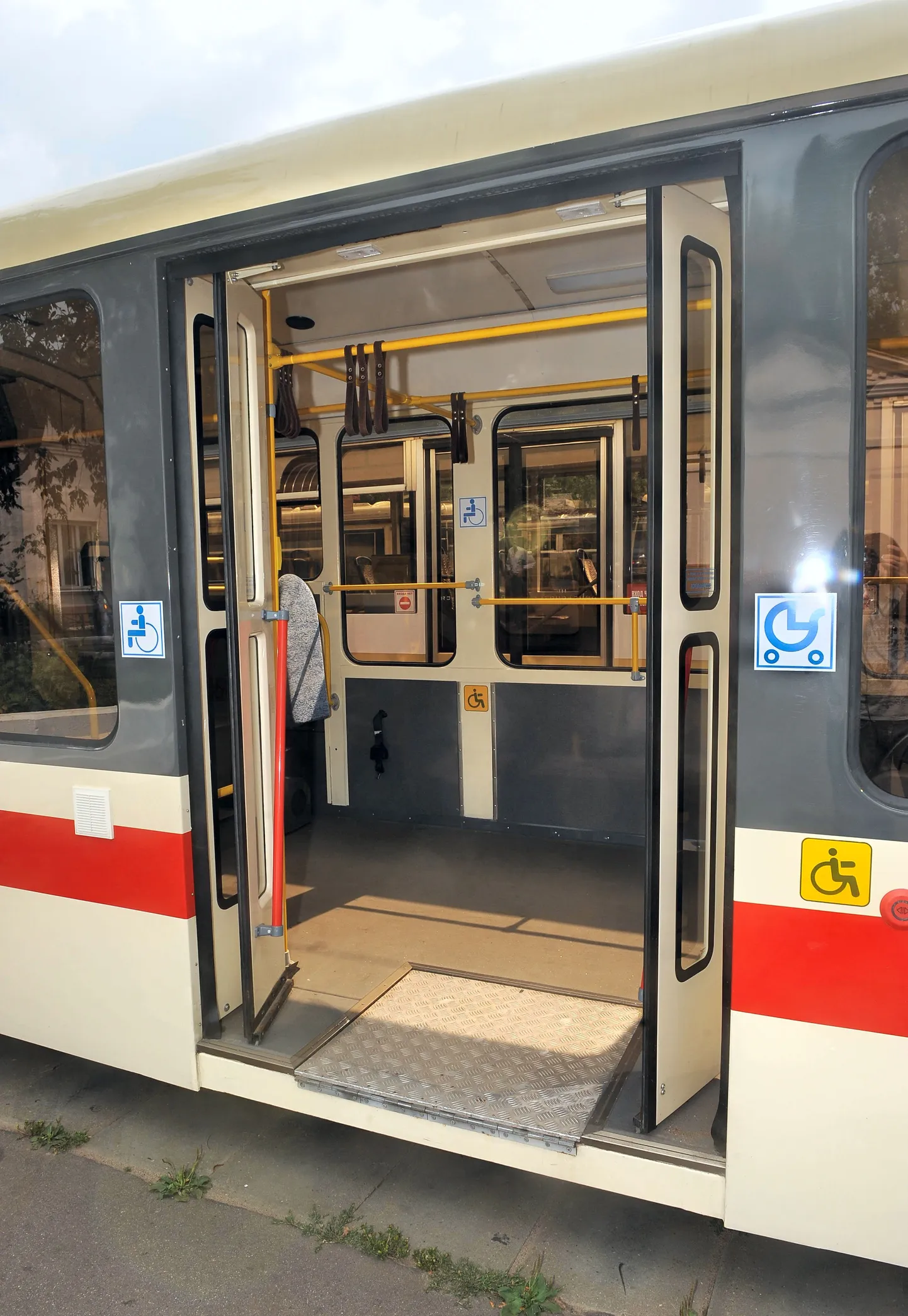 Trammiuksed