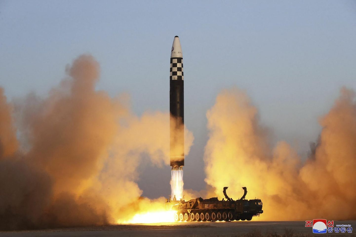 Märtsis katsetas Põhja-Korea mandritevahelist ballistilist raketti  Hwasong-17. 