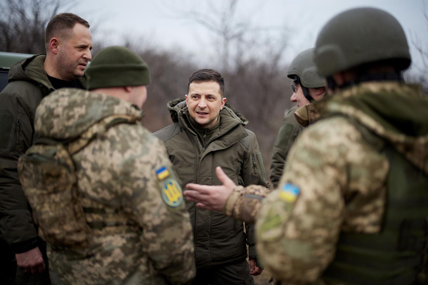 Президент Украины Владимир Зеленский в Донецкой области в феврале этого года.