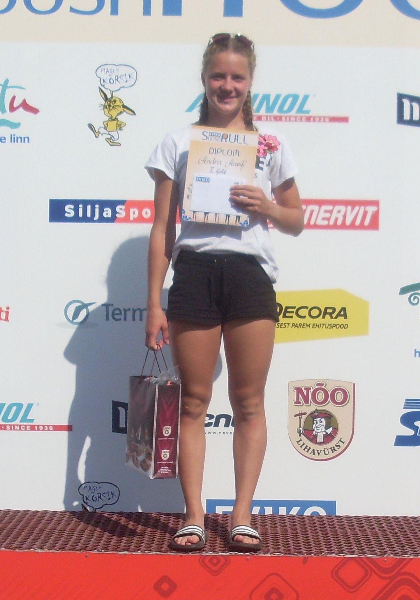 Andra Aavik võitis Jõulumäel peetud rullsuusavõistlusel 14-aastaste tütarlaste kaheksakilomeetrise sõidu.