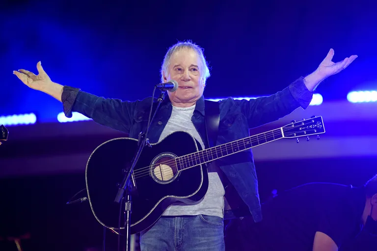 Paul Simon tunnistas, et kuulmislangus on tema jaoks paljusid asju raskendanud