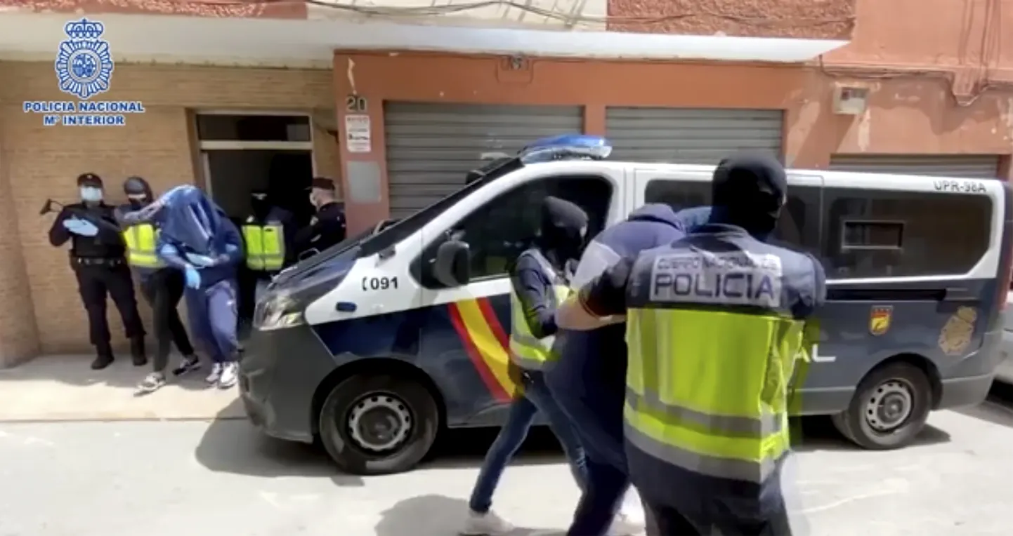 Spānijas policija aiztur grupējuma "Islāma valsts" kaujinieku.