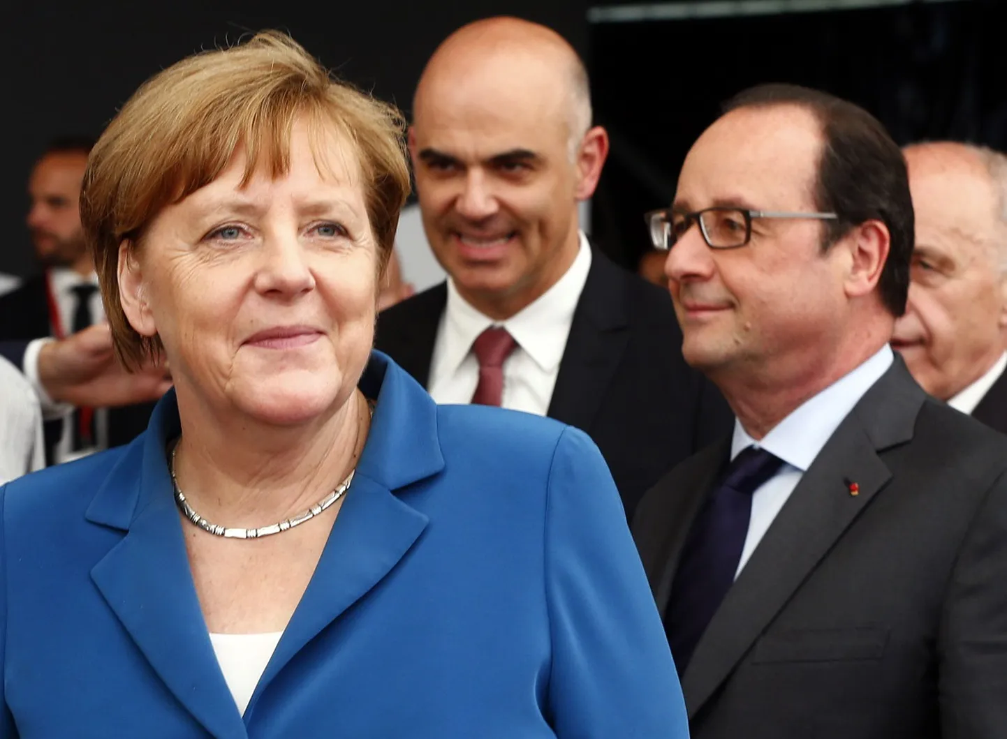 Канцлер Германии Ангела Меркель, министр внутренних дел Швейцарии Аллен Берсет и президент Франции Франсуа Олланд. Иллюстративный кадр
