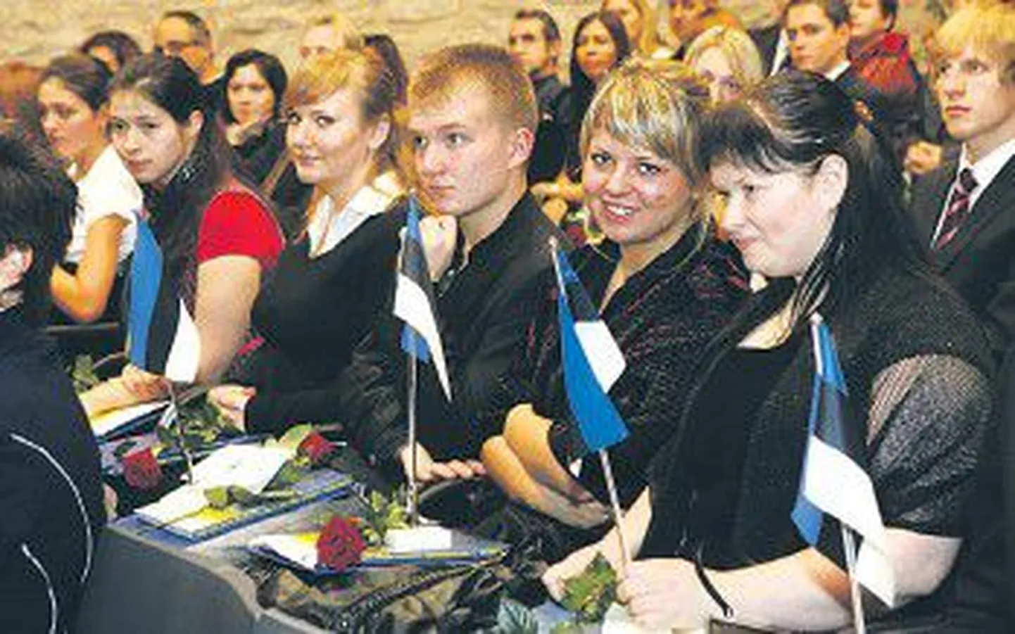 Торжественное вручение свидетельств о гражданстве Эстонии прошло в Рийгикогу 24 ноября 2009 года.