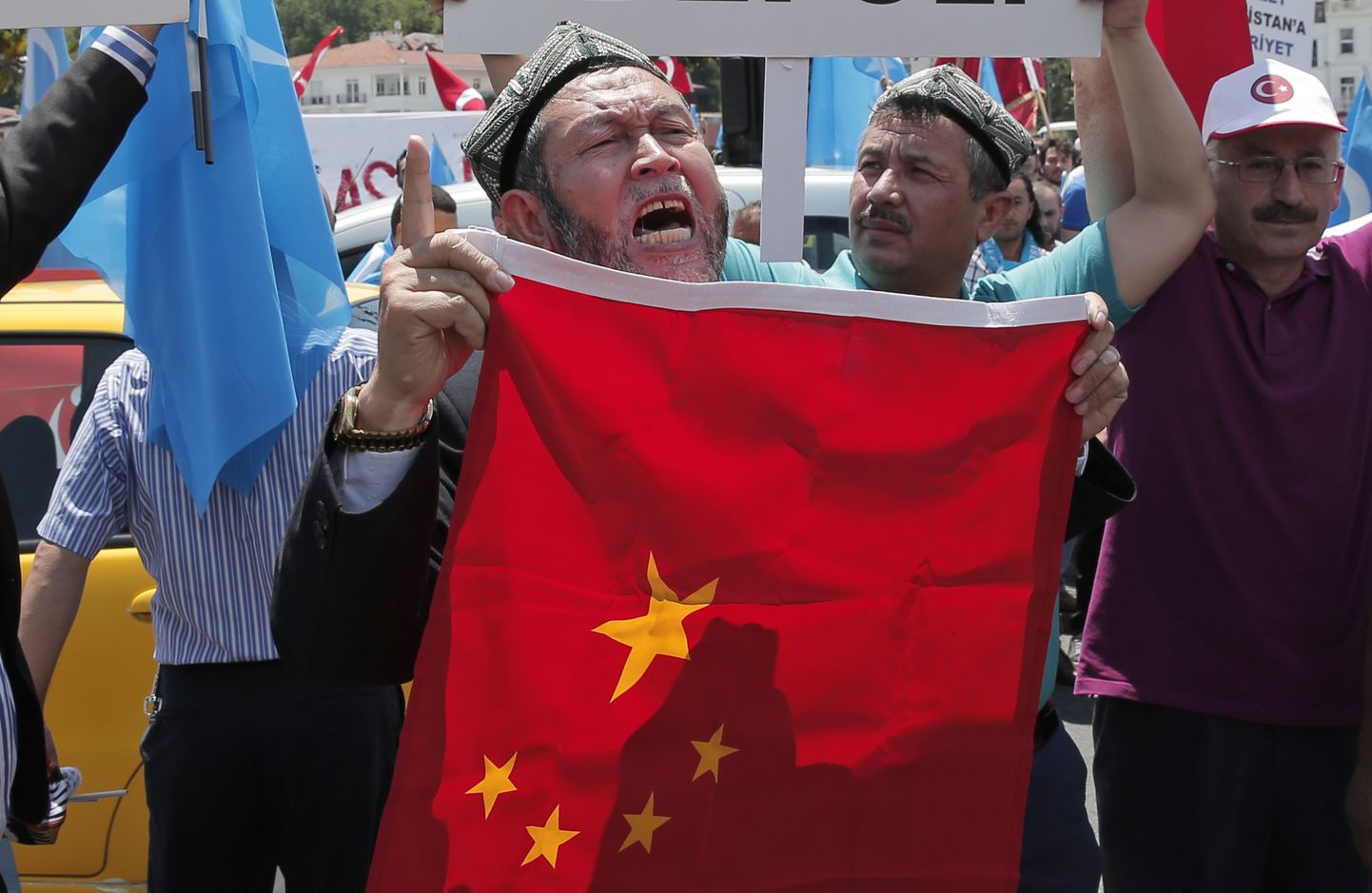 Türgis elavad uiguurid Hiina valitsuse diskrimineerimispoliitika vastu meelt avaldamas.