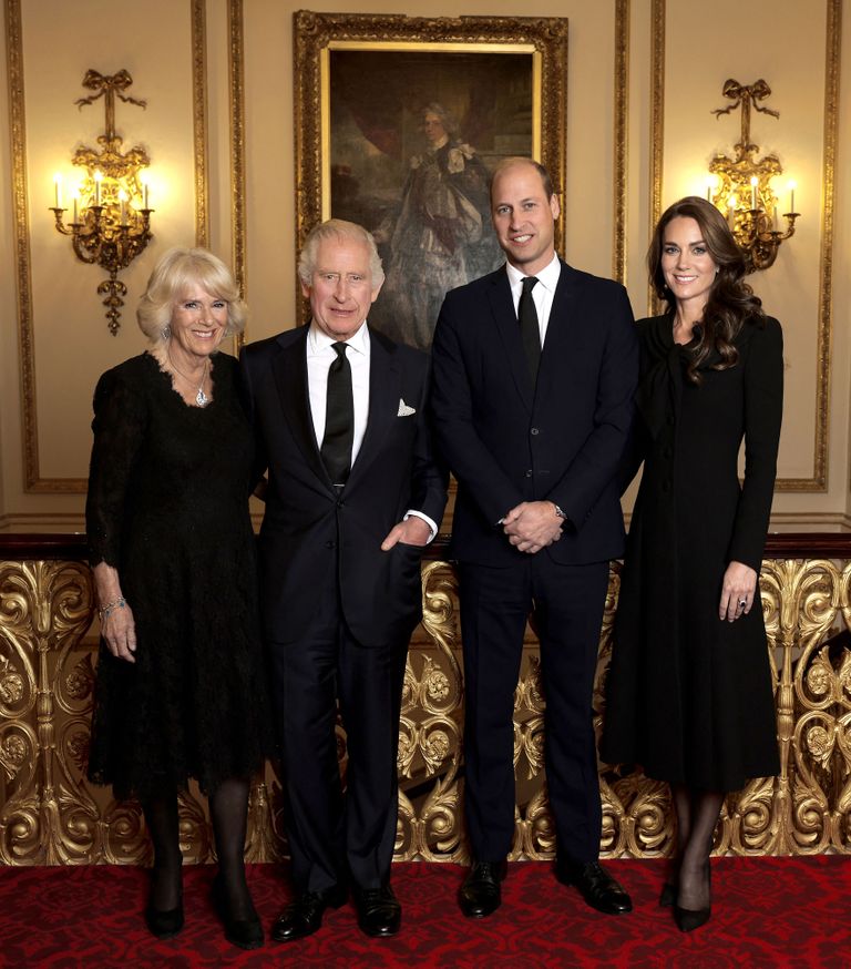 Kuninglik konsort Camilla, kuningas Charles III, Walesi prints William ning Walesi printsess Catherine. 