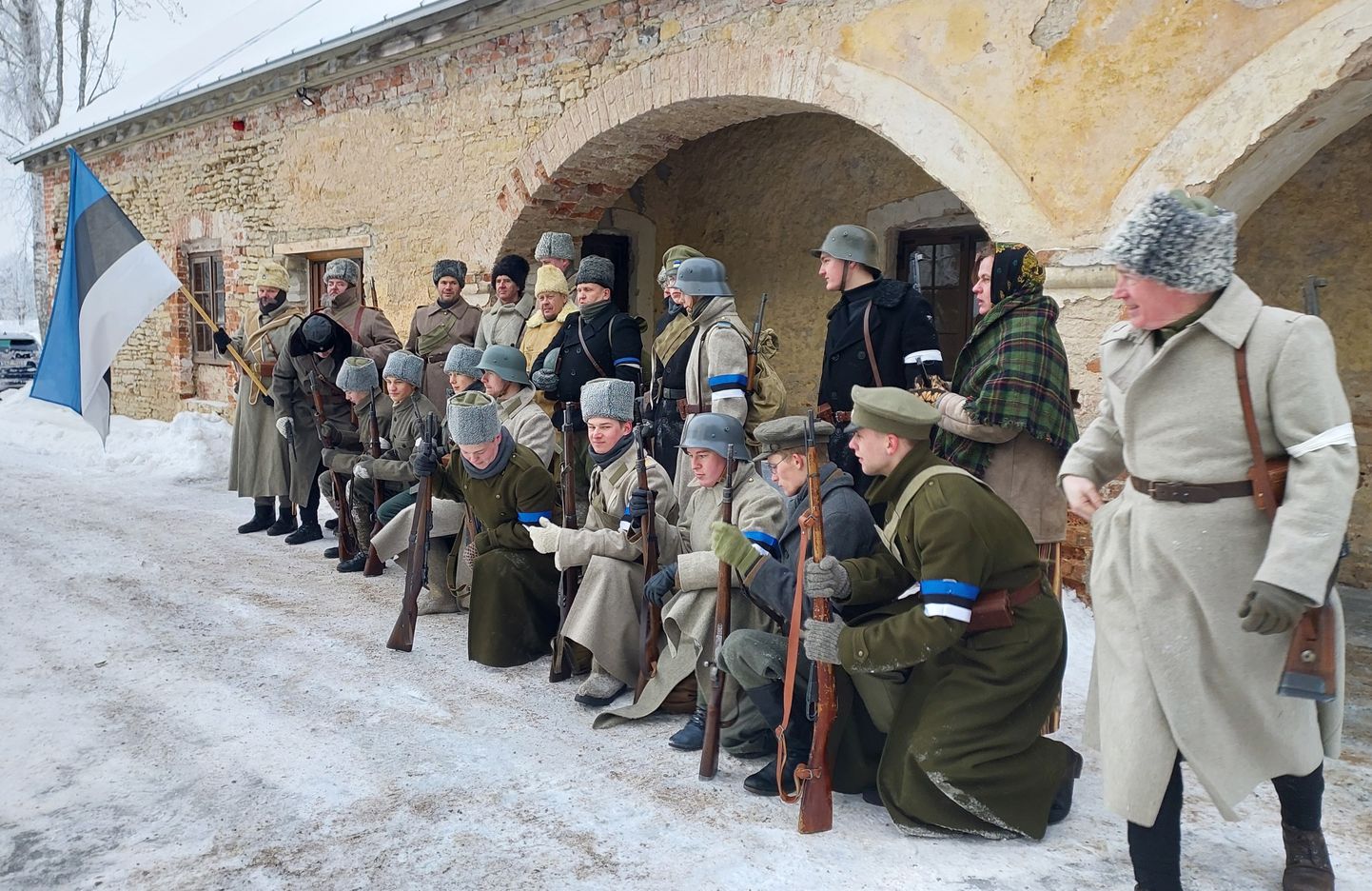 Члены Front Line Eesti участвовали на эстонской стороне в реконструкции битвы у Пагари.
