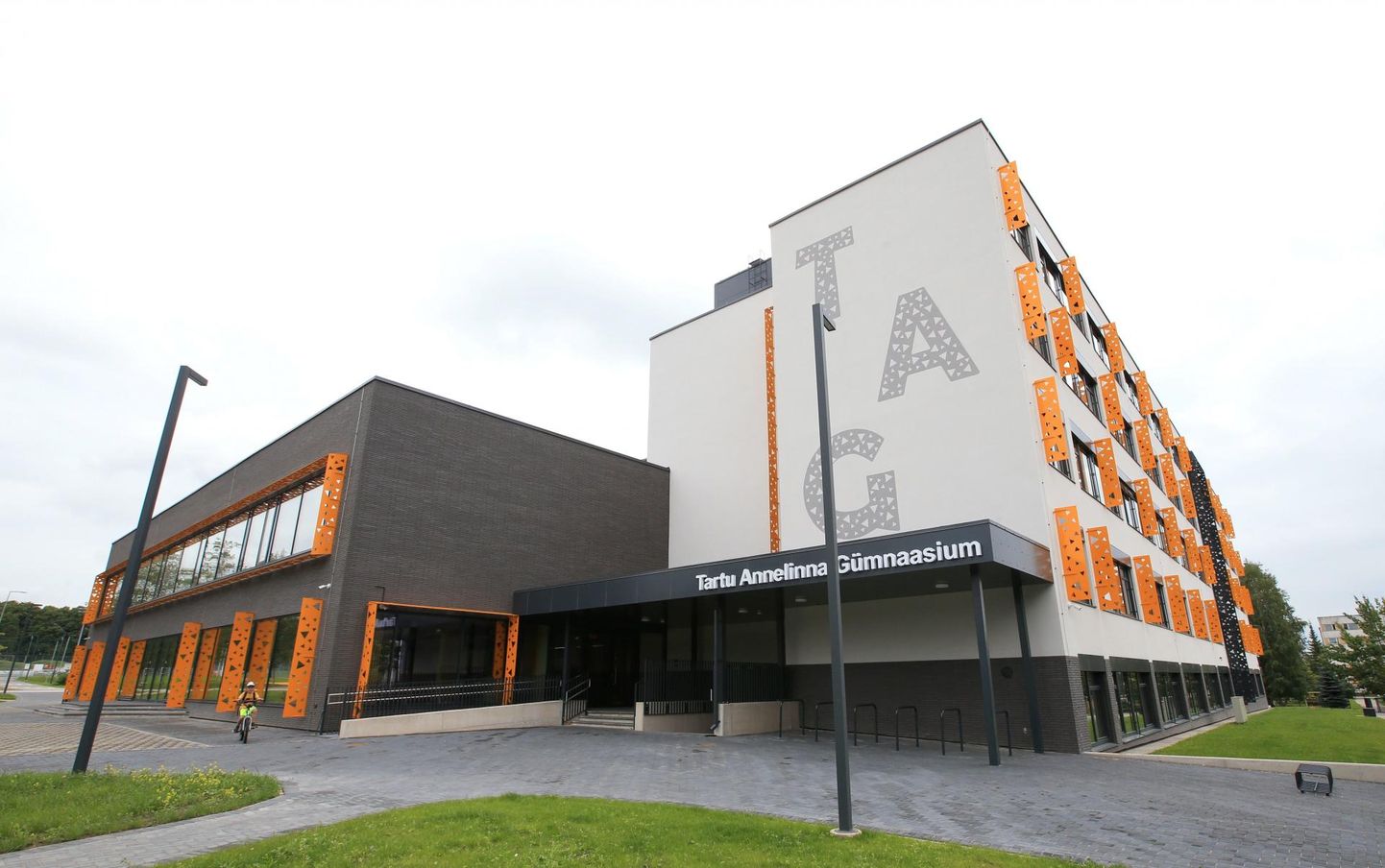 Annelinna gümnaasium on üks Tartu koolidest, mis kolib esmaspäevast õppe veebi.