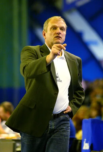 2000ndatel oli Laimons Raudsepp Sylvesteri peatreener.