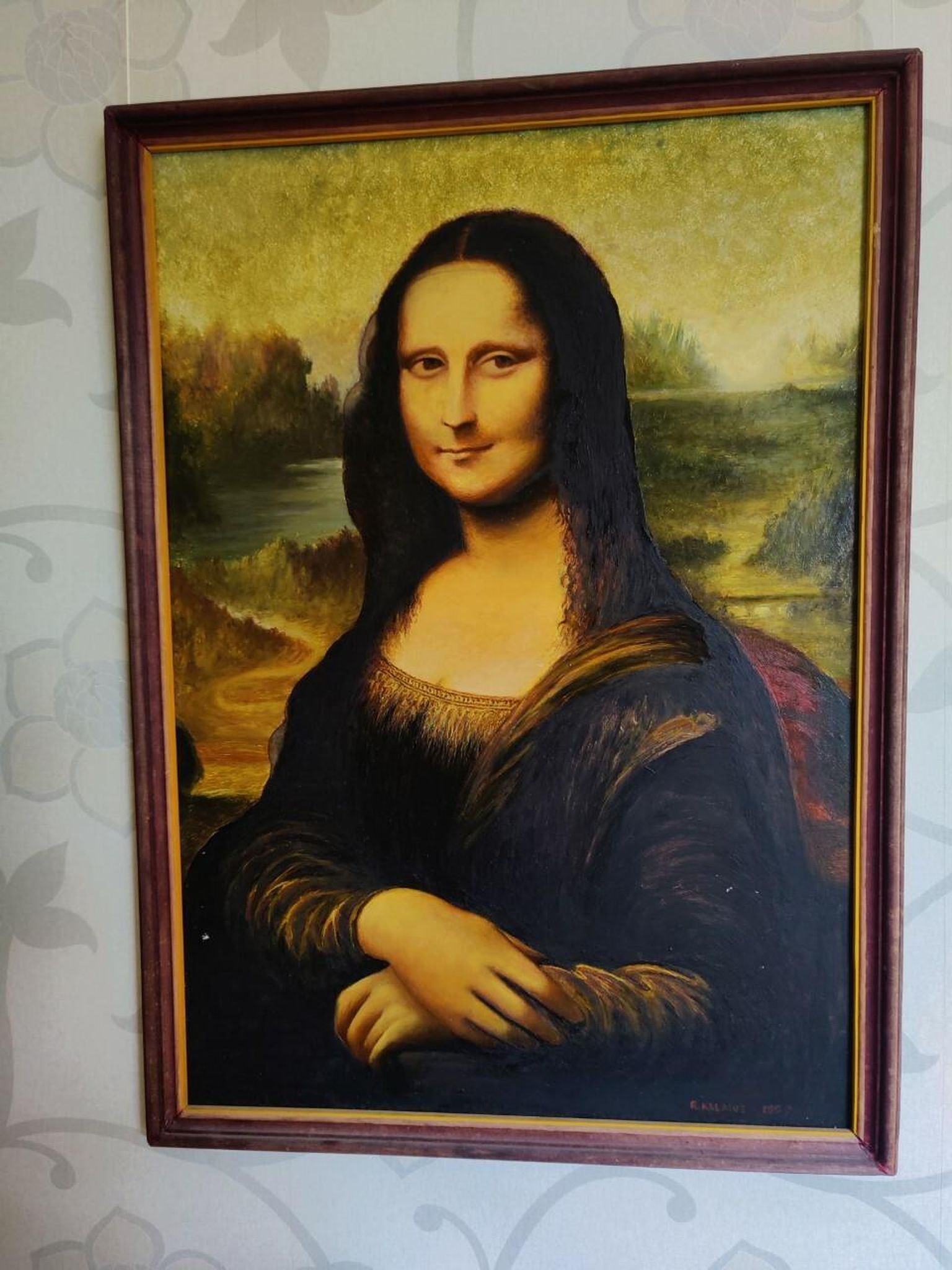 ”Mona Lisa” koopia ei sobinud Riho Hüti pilgu läbi ei magamistuppa ega elutuppa ning nüüd asub see galeriiruumis, mis on Hüti hinnangul õige koht, kus kunstiteos väärtustab ja mõtestab seda kohta.