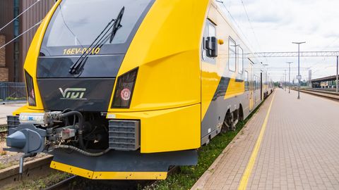 Tukuma līnijā nekursē elektrovilcieni kontakttīkla bojājuma dēļ