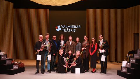 FOTO ⟩ Valmieras teātris apsveicis aizvadītās sezonas labākos māksliniekus