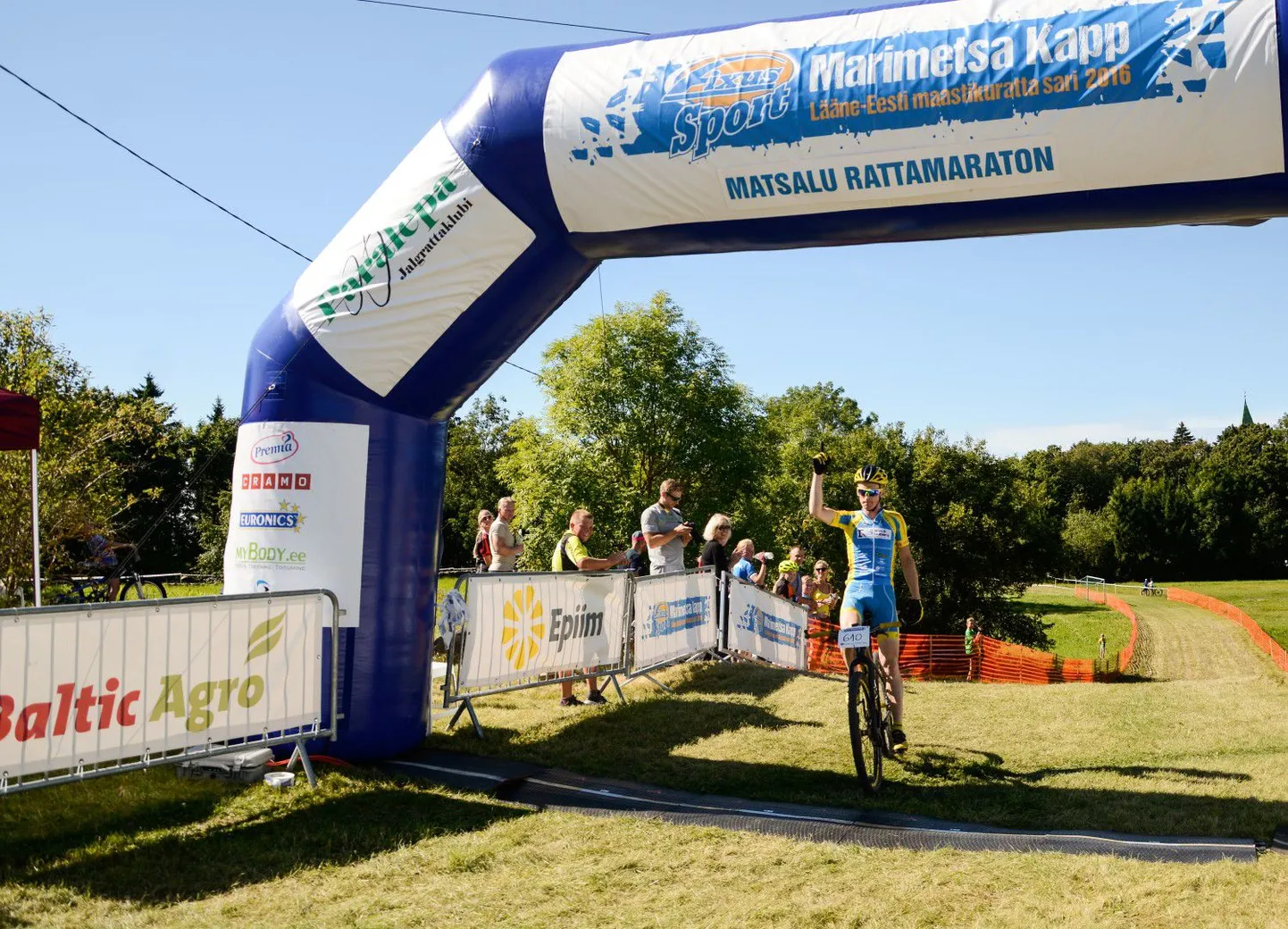 Matsalu rattamaratoni võitja Caspar Austa.