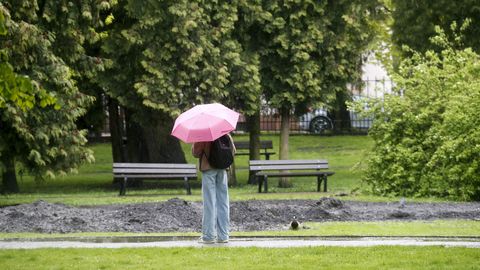 Tuvākajā diennaktī daudzviet līs