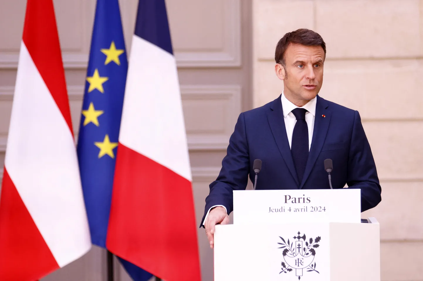 President Emmanuel Macron pressikonverentsil Pariisis 4. aprillil 2024. a.