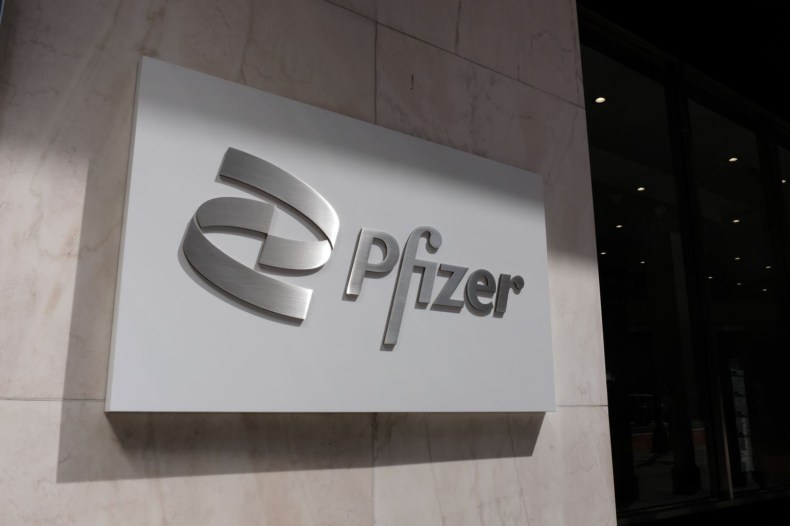 Ravimifirma Pfizer logo.