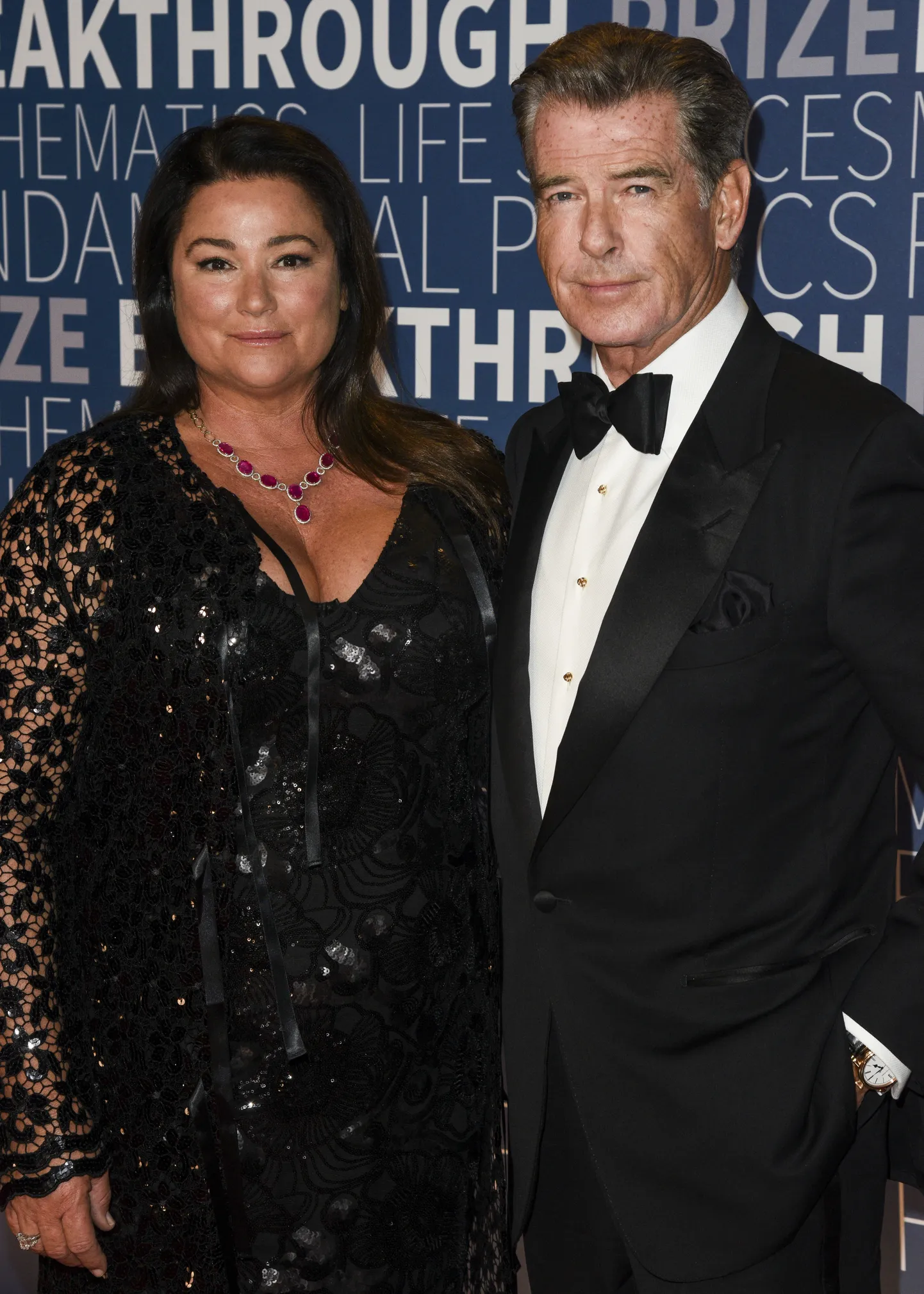 Keely Shaye Smith ja Pierce Brosnan on abielus alates 2001. aastast.