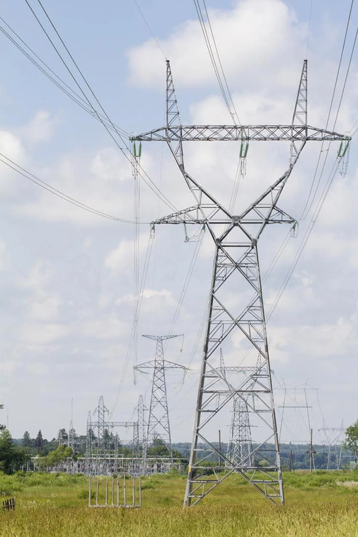 Veebruaris vähenes nii elektri tootmine kui tarbimine.