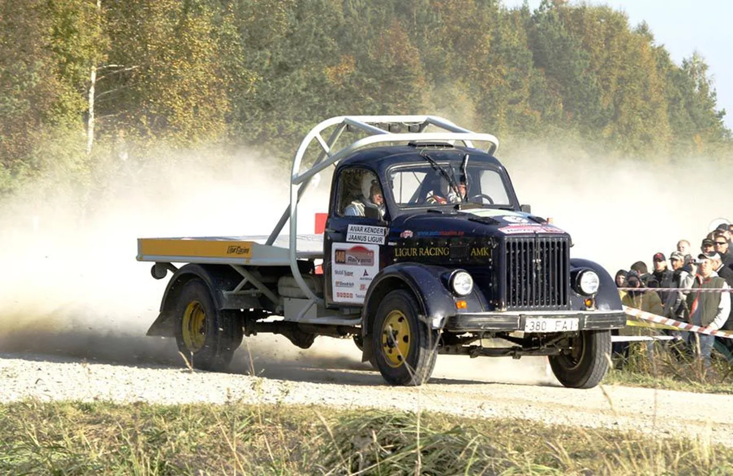 Jaanus Ligur sõitis Saaremaa autorallil kõige kiiremini veoautode arvestuses.