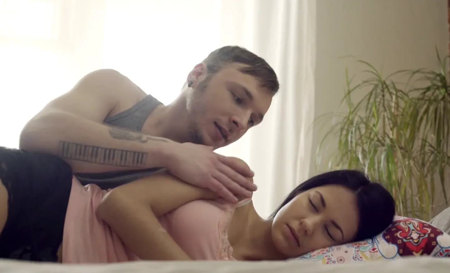 Vennad Abrod muusikavideo "Kuivad Pisarad"