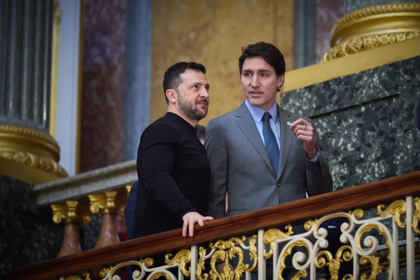 Volodõmõr Zelenskõi ja Justin Trudeau Londonis.