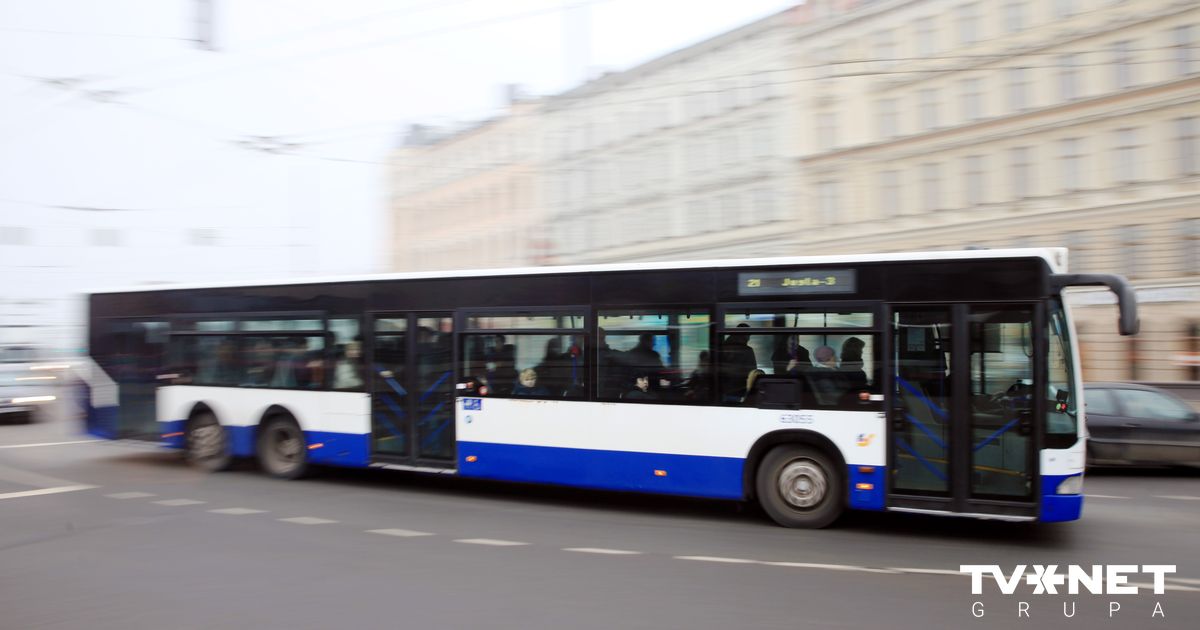 Fra august vil det være mulig å gå ombord i Riga trolleybusser og busser om kvelden kun gjennom inngangsportene