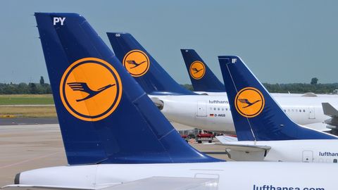"Lufthansa" piloti nolēmuši rīkot streiku