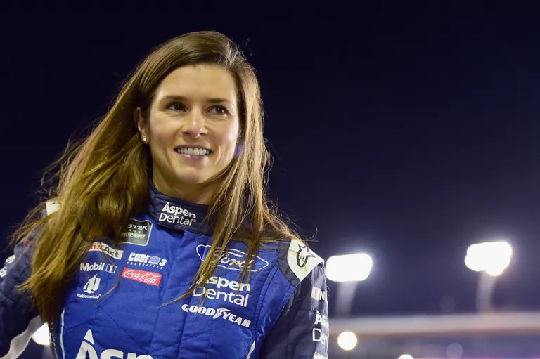 Üks uue põlvkonna edukamaid naisvõidusõitjaid on ameeriklanna Danica Patrick, kes on võitnud IndyCari vormelisarjas etapi ning lõpetanud kuuel hooajal esikümnes.