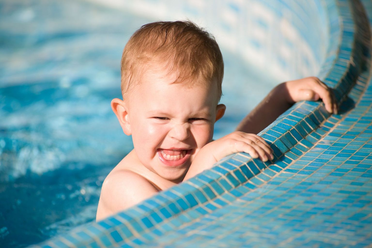 Kuigi väikelastele tekitab veemõnude nautimine üldjuhul palju rõõmu, nõuab see lapsevanema jaoks paljude asjade läbi mõtlemist.