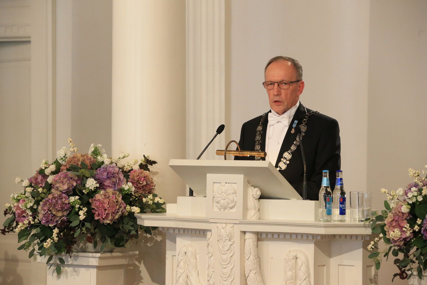 Kuigi me ei saa rahvusülikooli 101. aastapäeva tähistada traditsiooniliselt, kutsus Tartu ülikooli rektor professor Toomas Asser üles tähistama igaüks omal moel.