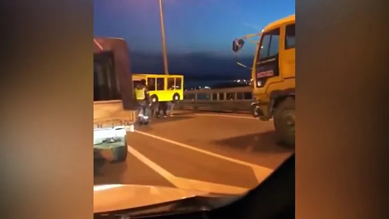 Venelased ja nende kollane papist buss