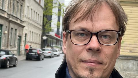 INIMESTEST AEGAMÖÖDA ⟩ Ardo Ran Varres. Gavia Arctica kurb kriisk