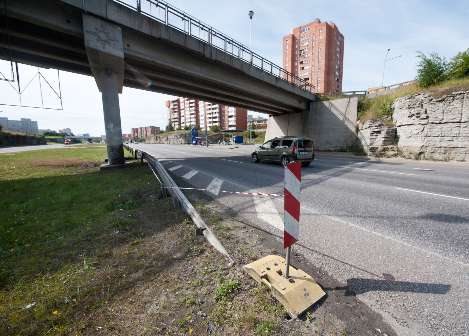 Lindakivi sild Tallinnas Lasnamäel.