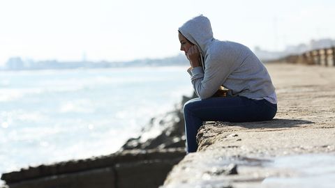 "Sevi sagraizot, cerēja - rētas beidzot pamanīs kāds klasesbiedrs." Ko redz bērnu psihiatre Latvijā