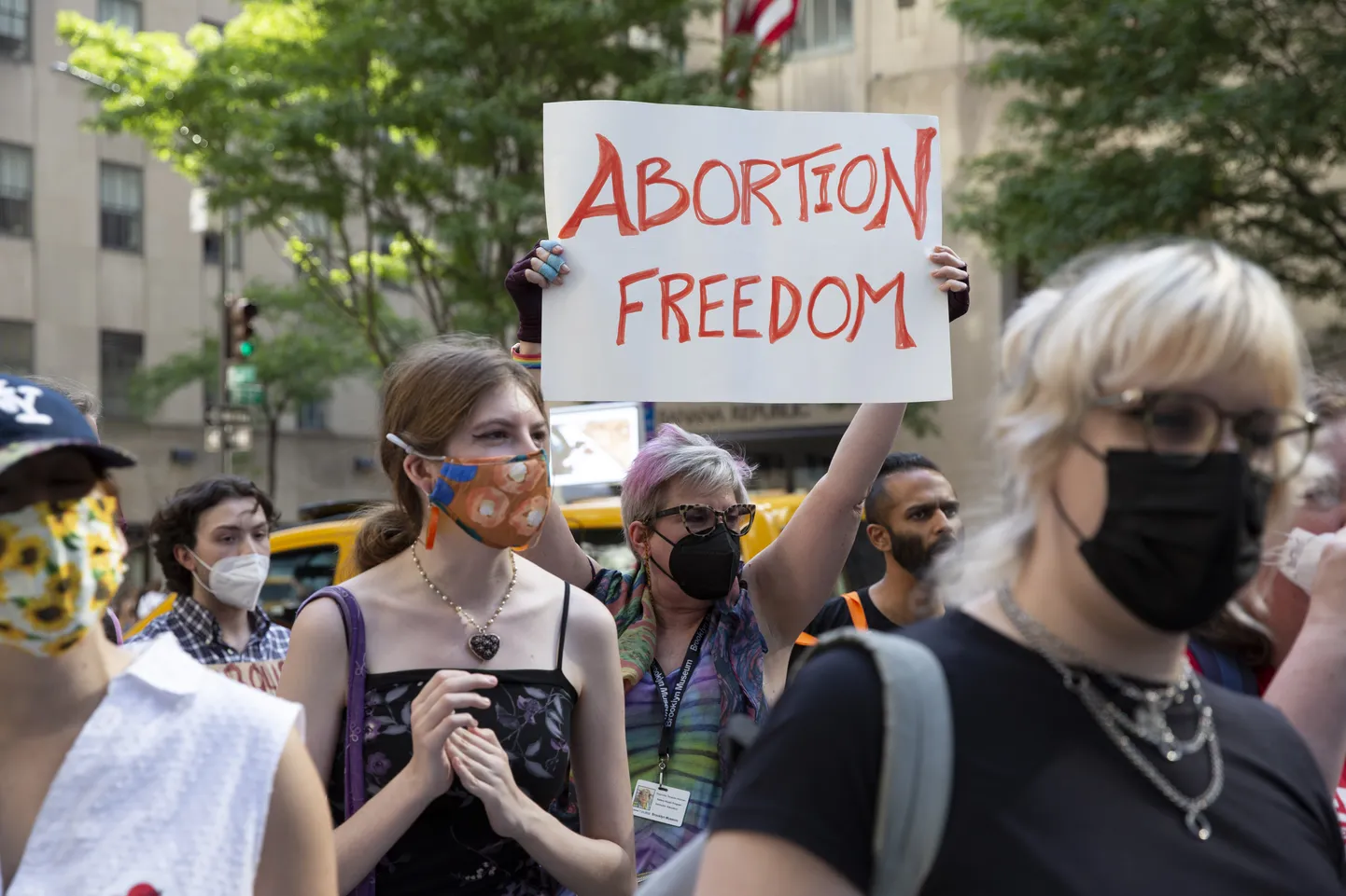 Abordiõigused on ülemaailmselt avaliku arutelu alla tõusnud pärast USA ülemkohu otsust tühistada laiaulatuslik abordiseadus.