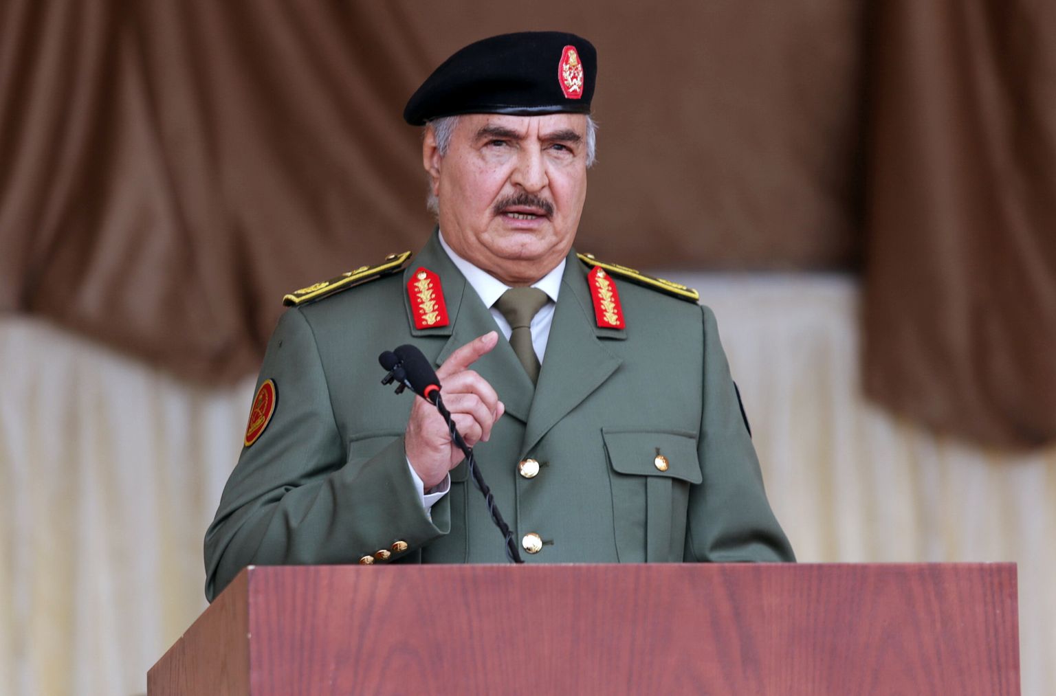 Lībijas bruņoto kaujinieku komandieris Halifa Haftars