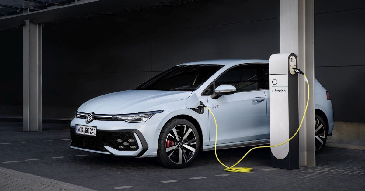 Uus Volkswagen Golf sai vestlusroboti ChatGPT ja pika sõiduulatusega pistikhübriidajami