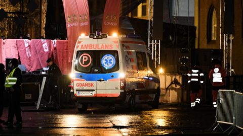 Poolas pussitati heategevusüritusel Gdanski linnapead