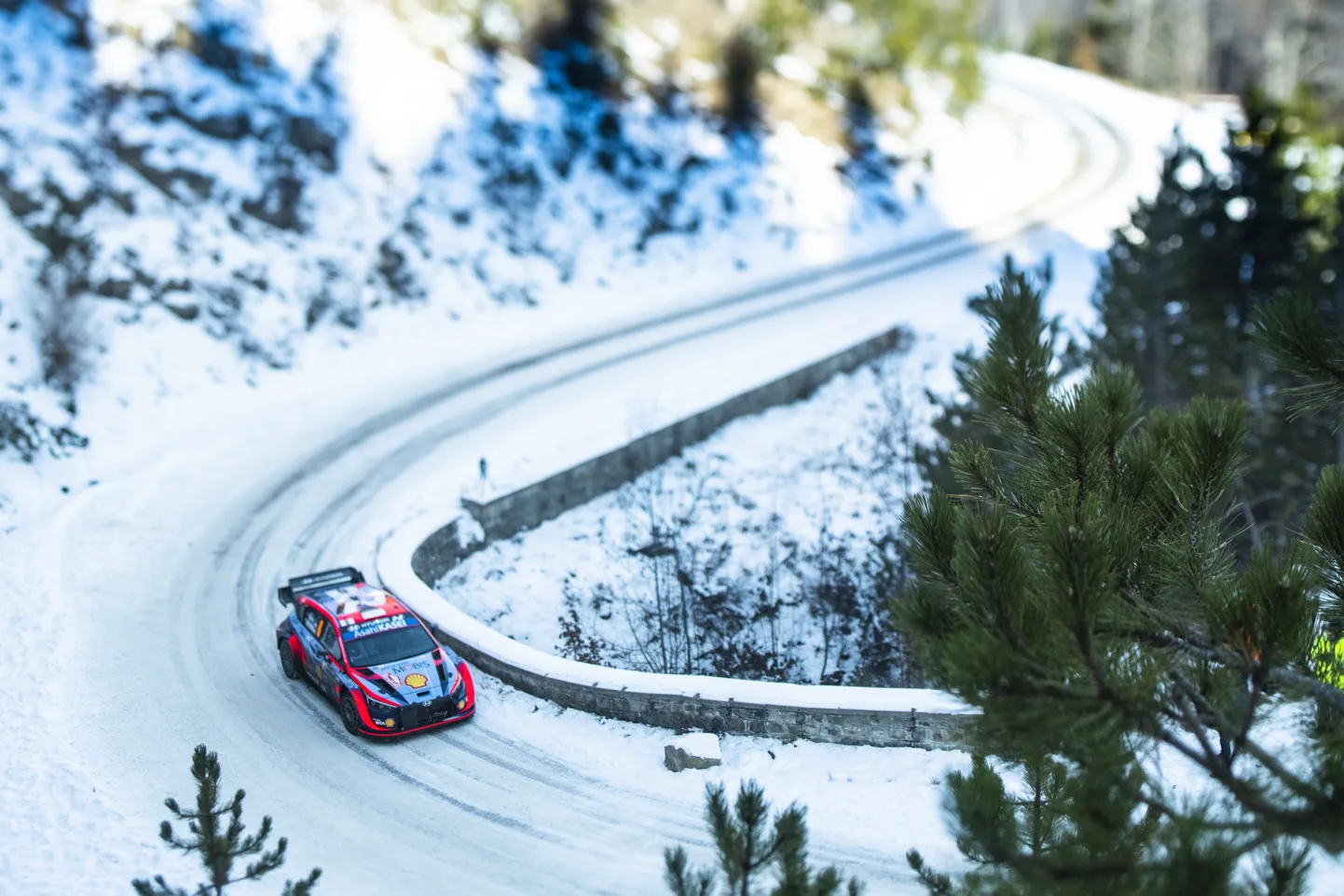 Viimaste aastate Monte Carlo rallid on olnud lumevaesed. See talvine foto Monte Carlo rallist pärineb 2022. aastast.