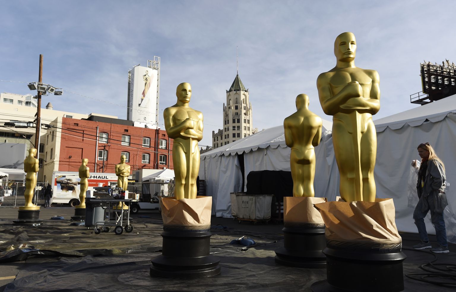 Holivudā notiek gatavošanās «Oskara» balvas ceremonijai
