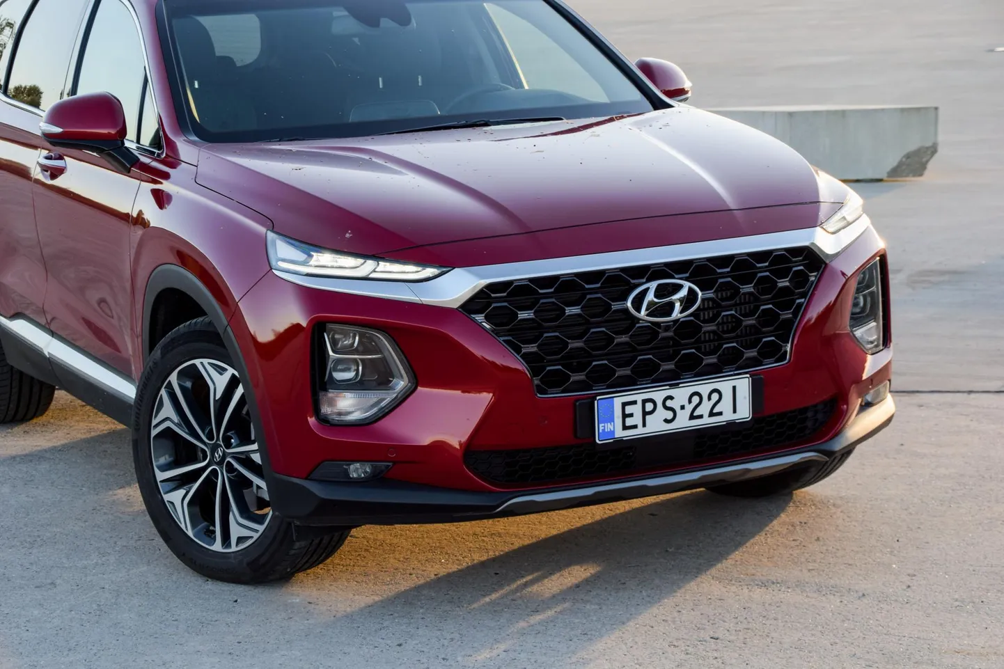 Sügisel tulev Hyundai Santa Fe mudel võib tõsta hübriidsõidukite populaarsust.