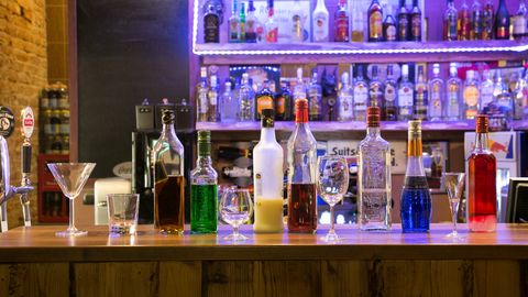 Piirangutele järgnevad piirangud: politsei jätkab maakondade alkoholimüügi keeluga