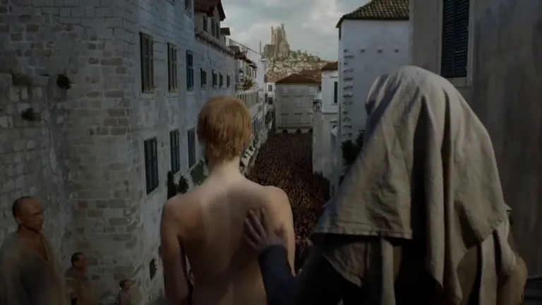 Lena Headey kehadublant Rebecca Van Cleave «Troonide mängus»
