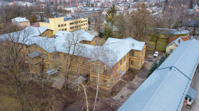 Staadioni 48 ja 50 majad, mis Tartu linn paneb enampakkumisega müüki.