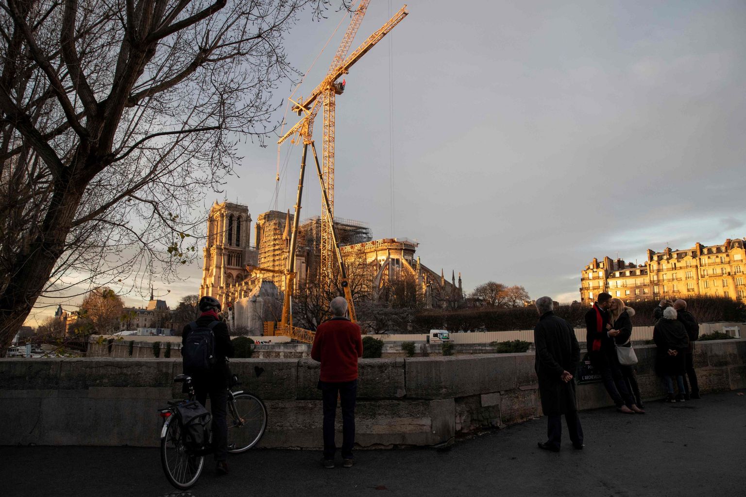 Atjaunošanas darbi Parīzes Dievmātes katedrālē.